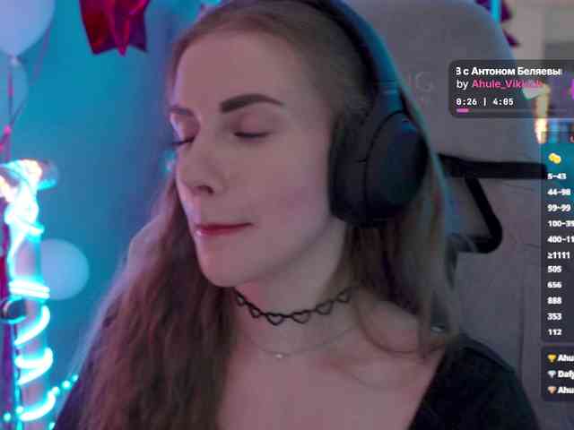 VikkiExtraCheese webcam