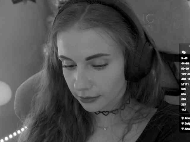 VikkiExtraCheese webcam