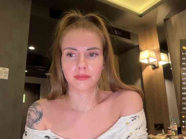 VikkiExtraCheese webcam