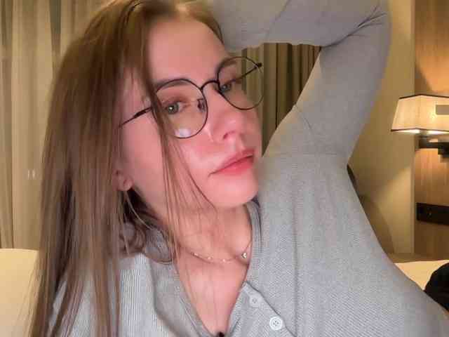 VikkiExtraCheese webcam