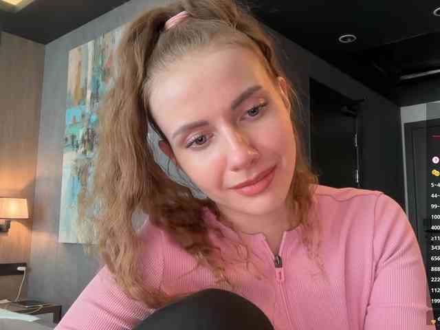 VikkiExtraCheese webcam