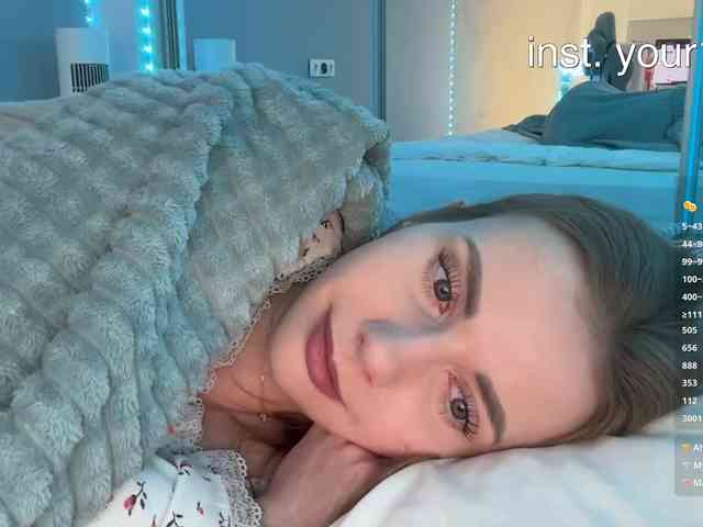 Модель: VikkiExtraCheese