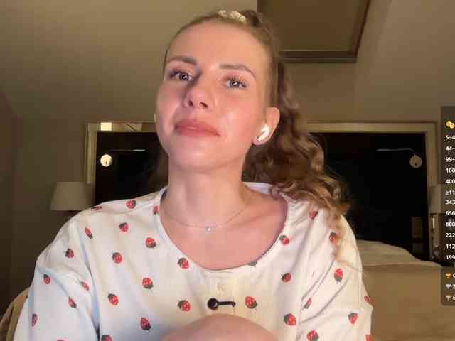 VikkiExtraCheese webcam