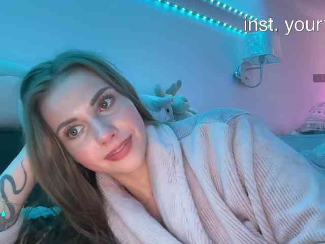 Модель: VikkiExtraCheese