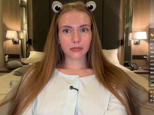 VikkiExtraCheese webcam