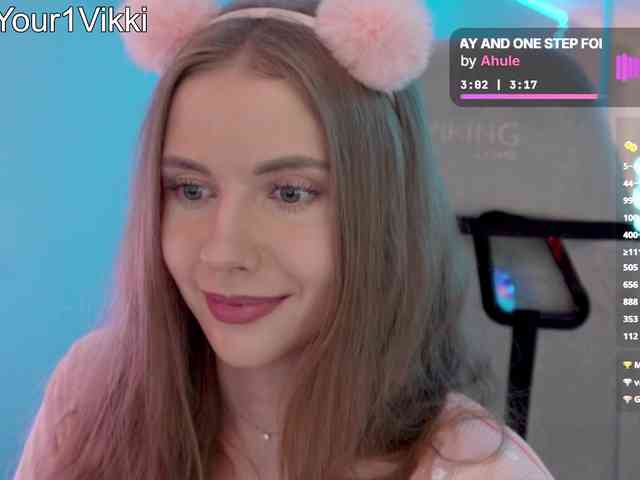 Модель: VikkiExtraCheese
