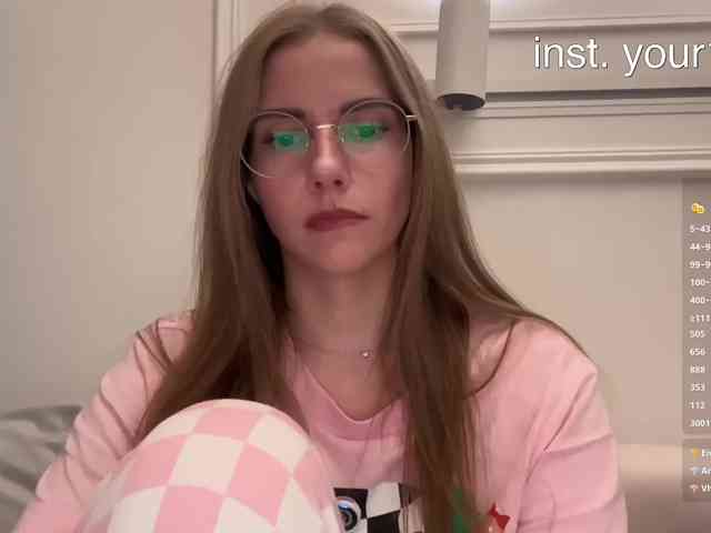 Модель: VikkiExtraCheese