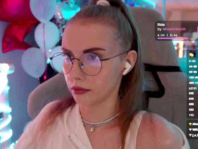 VikkiExtraCheese