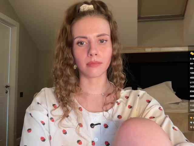 VikkiExtraCheese webcam