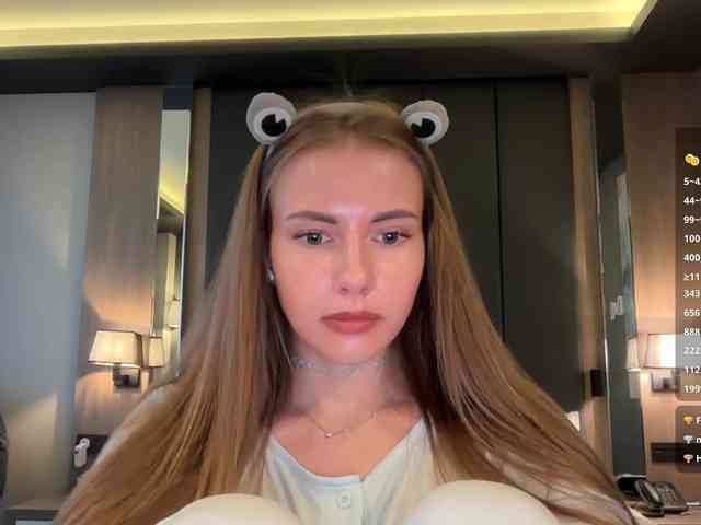 VikkiExtraCheese webcam