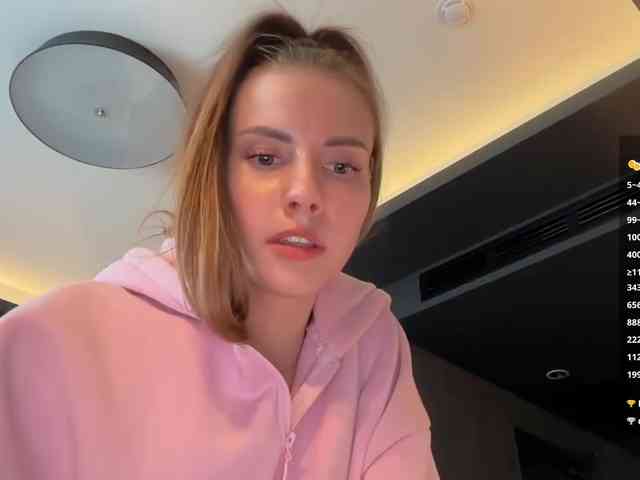 VikkiExtraCheese webcam