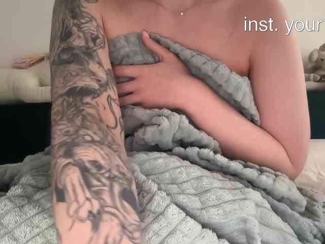VikkiExtraCheese webcam