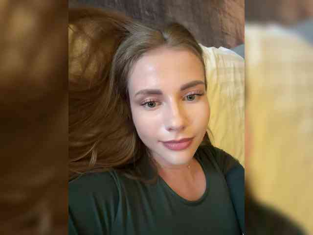VikkiExtraCheese webcam