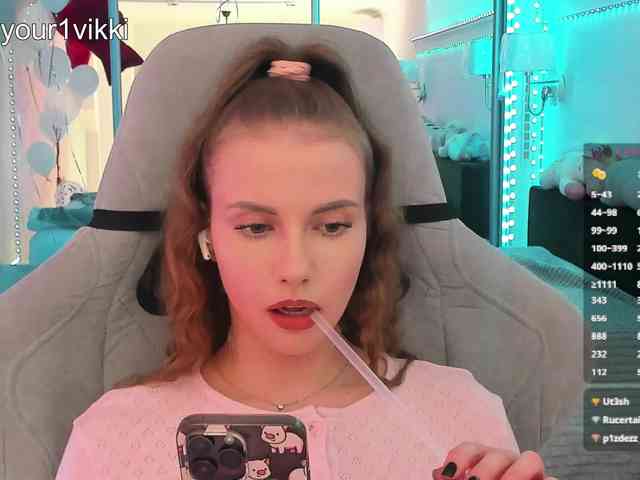 Model: VikkiExtraCheese