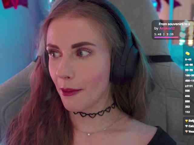 -VikkiL0vesChees... Live Webcam on BongaCams