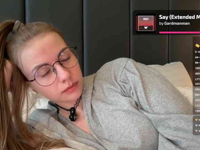 VikkiExtraCheese webcam