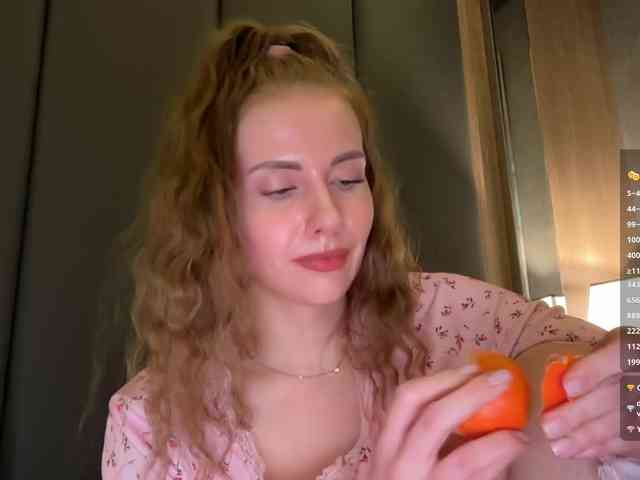 VikkiExtraCheese webcam