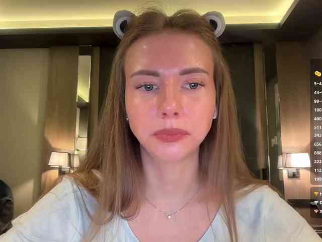 VikkiExtraCheese webcam