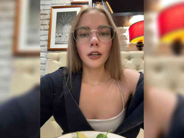 -VikkiL0vesCheese-