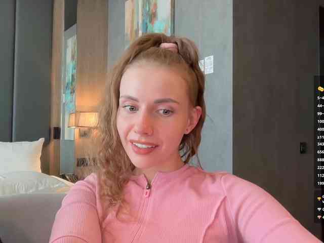 VikkiExtraCheese webcam