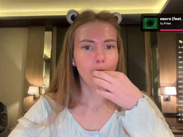 VikkiExtraCheese webcam