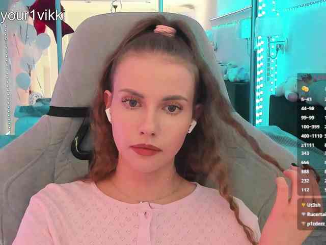 VikkiExtraCheese webcam