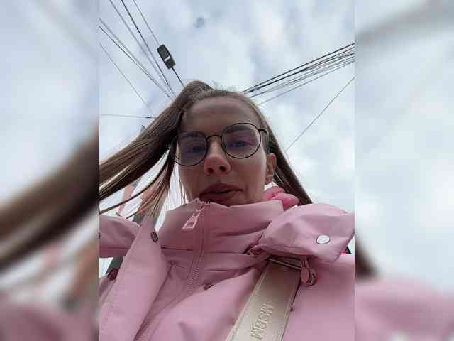 VikkiExtraCheese webcam