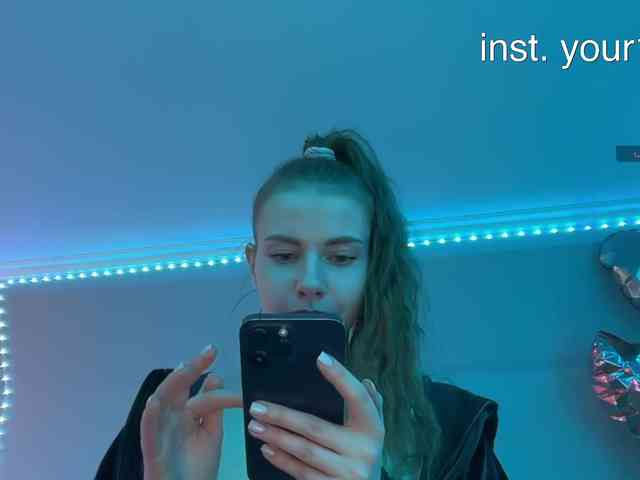 VikkiExtraCheese webcam