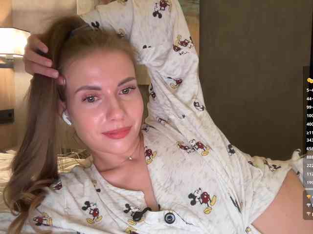 VikkiExtraCheese webcam