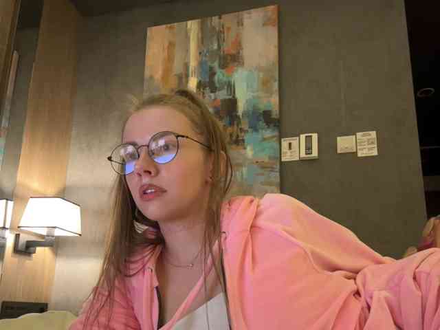 VikkiExtraCheese webcam