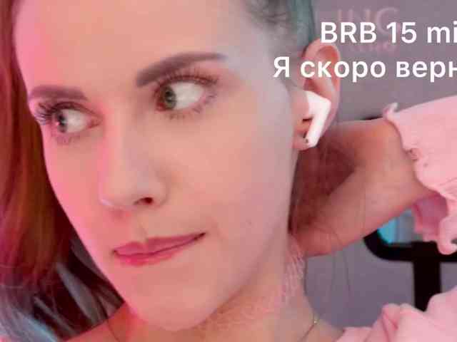 Model: VikkiExtraCheese