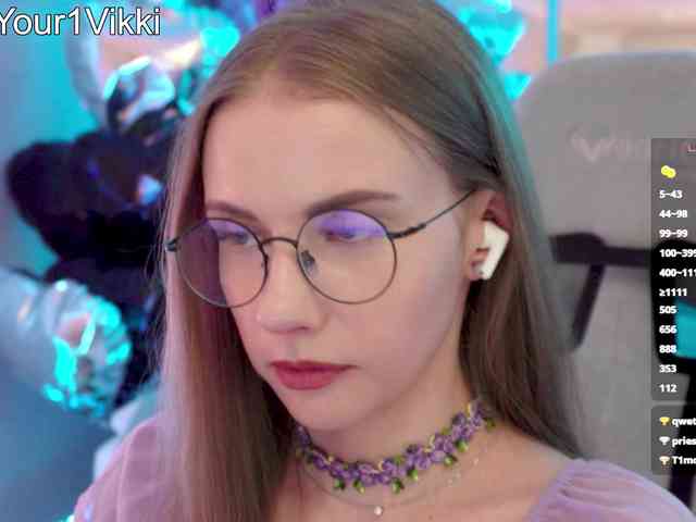Модель: VikkiExtraCheese