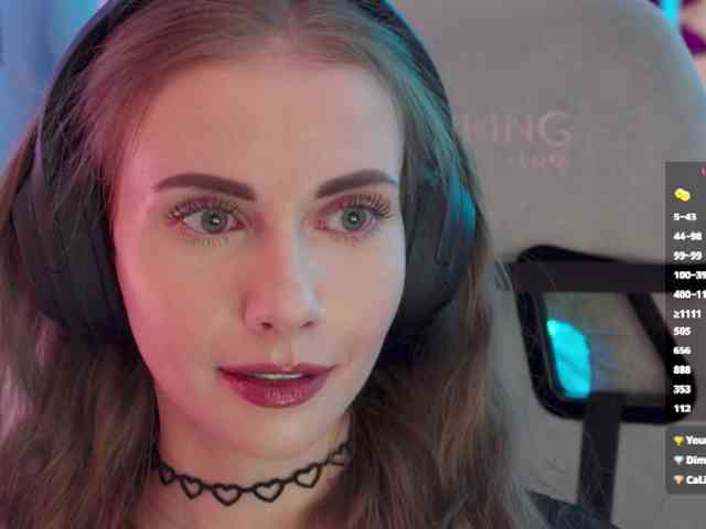 VikkiExtraCheese webcam