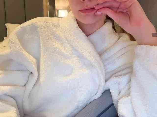 VikkiExtraCheese webcam