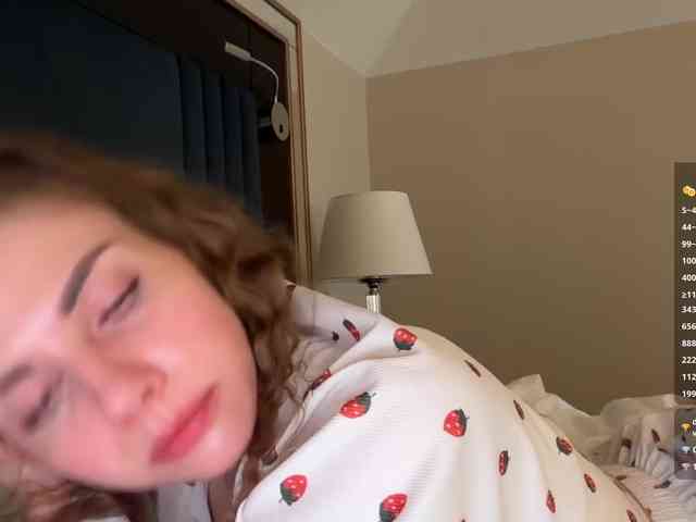 VikkiExtraCheese webcam