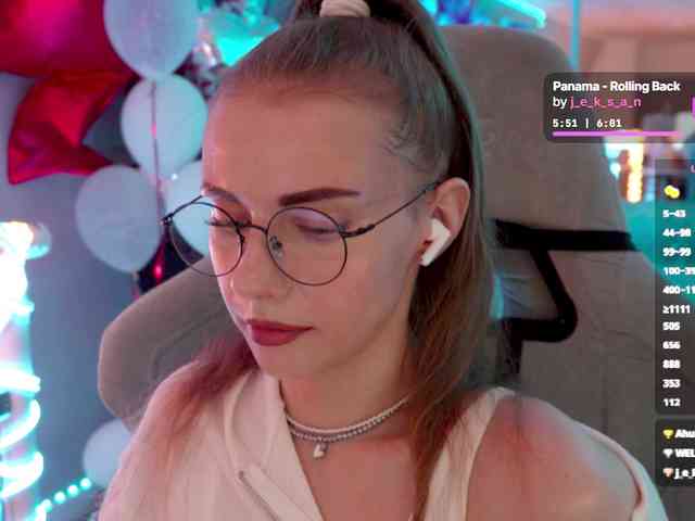 VikkiExtraCheese