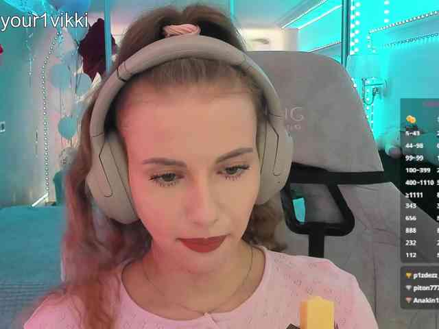 Модель: VikkiExtraCheese