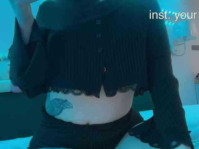 VikkiExtraCheese webcam