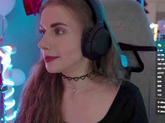 VikkiExtraCheese webcam