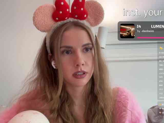 VikkiExtraCheese webcam