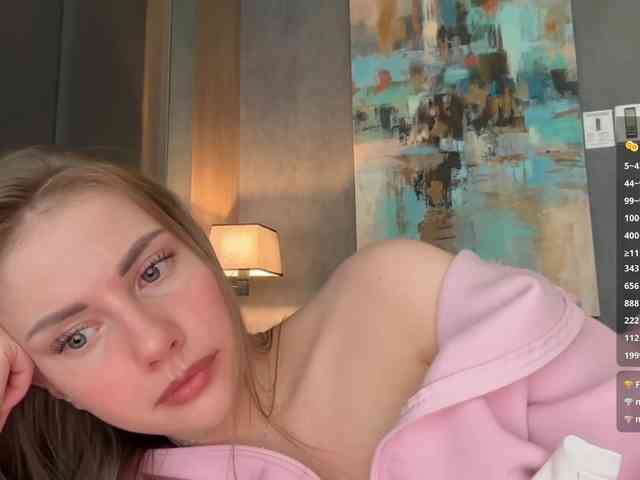 VikkiExtraCheese webcam