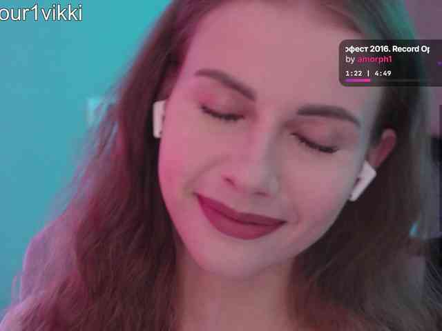 -VikkiL0vesChees... Live Webcam on BongaCams