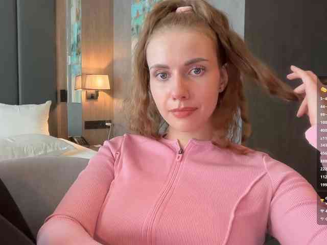 VikkiExtraCheese webcam