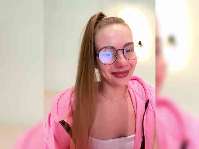 Model: VikkiExtraCheese