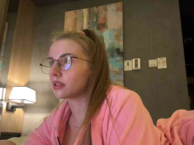 VikkiExtraCheese webcam