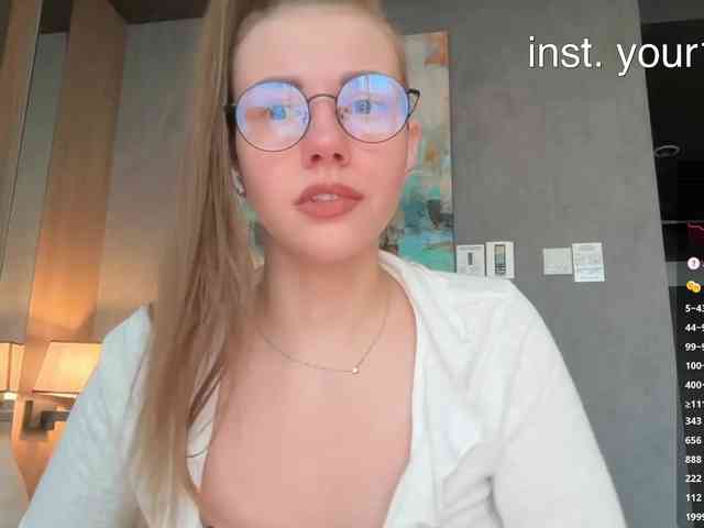 Модель: VikkiExtraCheese