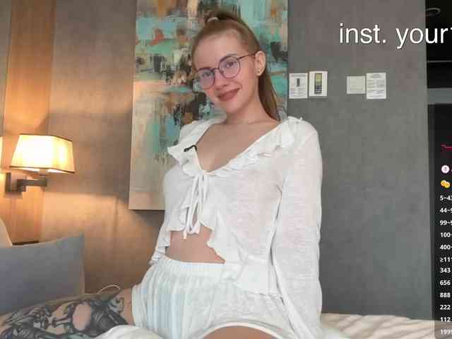 Модель: VikkiExtraCheese