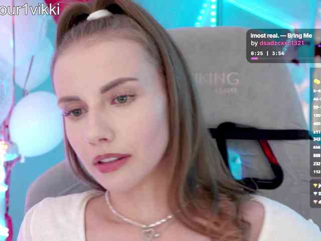 VikkiExtraCheese webcam