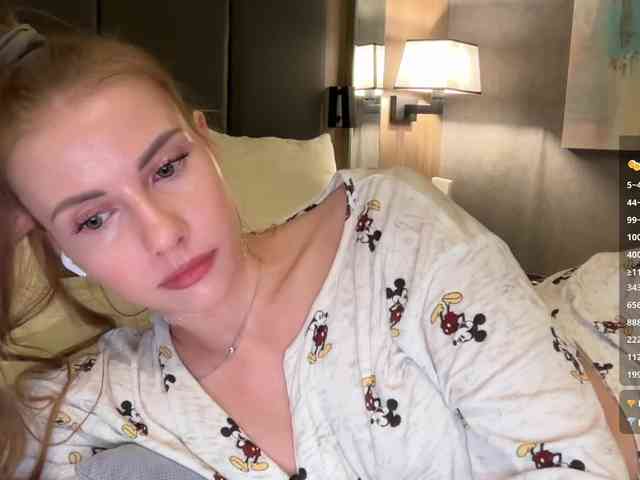 VikkiExtraCheese webcam