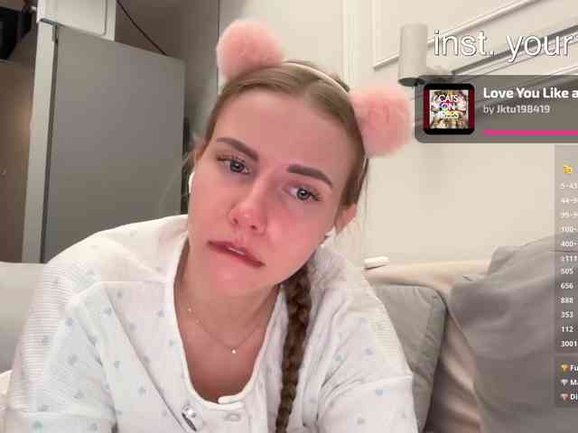 VikkiExtraCheese webcam